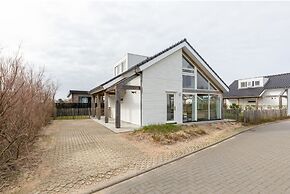 Holiday Home Near the Town Center of Renesse