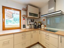 Attractive Apartment With Terrace