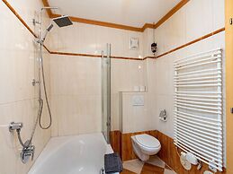 Attractive Apartment With Terrace