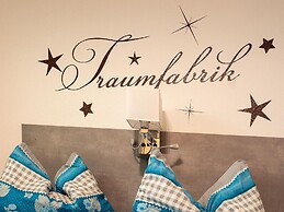 Attractive Apartment With Terrace