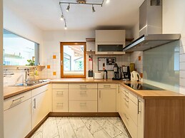 Attractive Apartment With Terrace