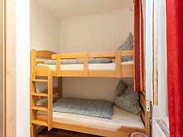 Attractive Apartment With Terrace