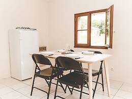 Modern Holiday Home With Dishwasher