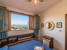 Spacious Holiday Home With Breathtaking Views