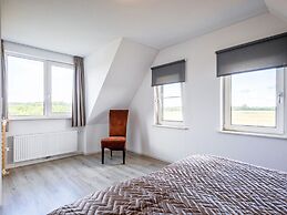 Nice 6-person House With Wellness Garden