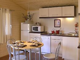 Wooden Chalet on the Edge of Lac de Miel