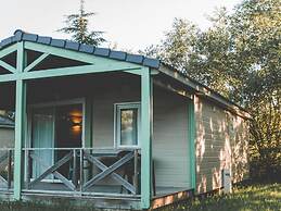 Wooden Chalet on the Edge of Lac de Miel