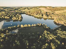 Wooden Chalet on the Edge of Lac de Miel
