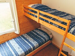 Wooden Chalet on the Edge of Lac de Miel