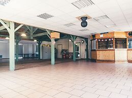 Wooden Chalet on the Edge of Lac de Miel
