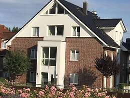 Deck 4 Modern Retreat