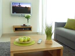 Deck 4 Modern Retreat