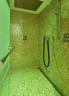 Deck 4 Modern Retreat