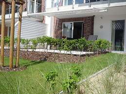 Deck 4 Modern Retreat