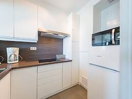 Apartment With sun Facing Terrace