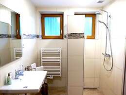 Nice Apartment With Sauna and Lakeview