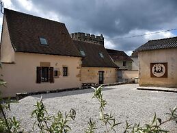 Cozy Holiday Home in Rudelle