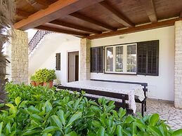 Comfortable Apartment With Terrace and Garden