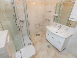 Comfortable Apartment With Terrace and Garden