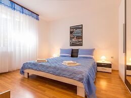 Comfortable Apartment With Terrace and Garden