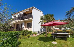 Comfortable Apartment With Terrace and Garden