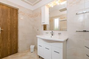 Comfortable Apartment With Terrace and Garden