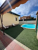 Belvilla by OYO Single Chalet en La Adrada