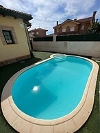 Belvilla by OYO Single Chalet en La Adrada