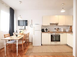 Modern Apartment With Terrace Near old Town