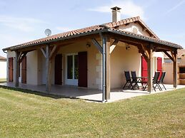 Relaxing Holiday Home With Pool in Les Forges