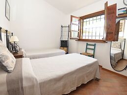 Scenic Holiday Home in Pescaglia With Swimming Pool