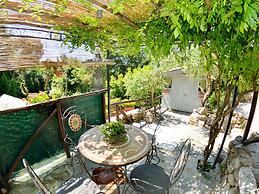 Scenic Holiday Home in Pescaglia With Swimming Pool