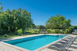 Adalene Comfortable Holiday Residence