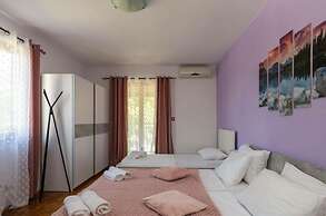 Adalene Comfortable Holiday Residence