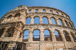 Adalene Comfortable Holiday Residence