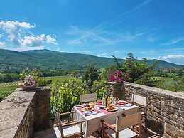 Villa Rinaldo Comfortable Holiday Residence