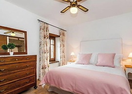 Villa Rinaldo Comfortable Holiday Residence