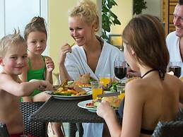 8 Person Holiday Home on a Holiday Park in Romo