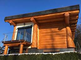 Canadian Log Cabin Comfortable Holiday Residence