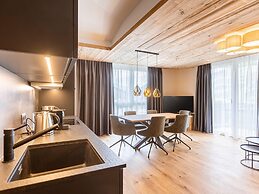 Modern Holiday Apartment With 2 Bedrooms in Fugen