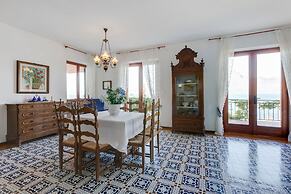 Villa in Torri With Pool & Mountain Views