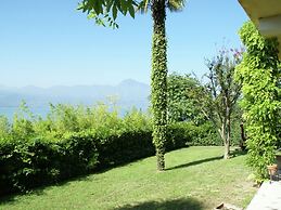 Spacious Villa in Torri del Benaco With Private Pool