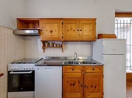 Spacious Villa in Torri del Benaco With Private Pool