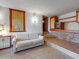 Spacious Villa in Torri del Benaco With Private Pool