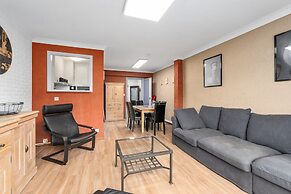 Central Stay w/ Full Kitchen