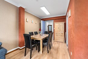 Central Stay w/ Full Kitchen