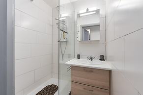 Central Stay w/ Full Kitchen