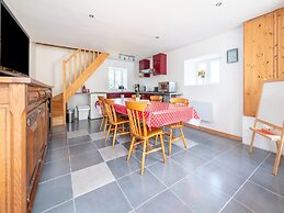 Cosy Holiday Home With Garden