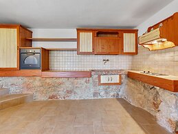 Comfortable Villa With Private Pool, Garden, Balcony, Near Lake Garda