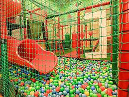 10 Person Holiday Home on a Holiday Park